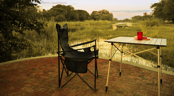 Zelten direkt am Okavango Fluss