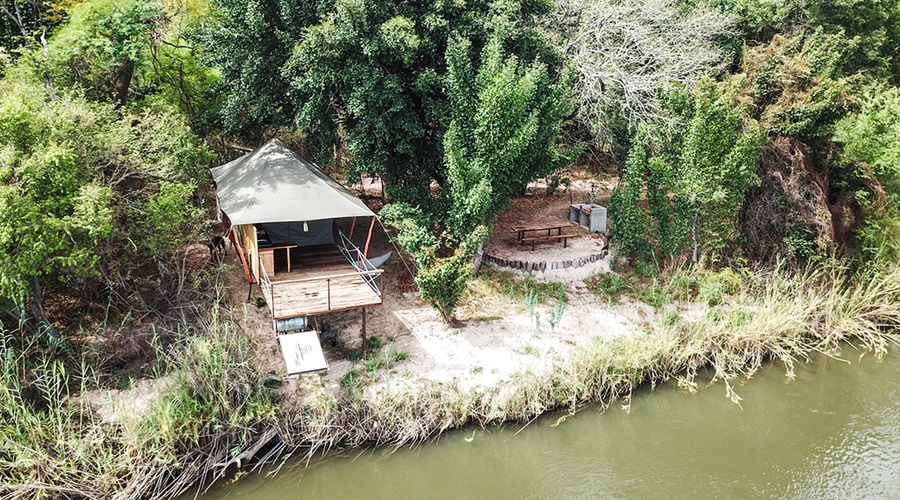 Luxuriöse Selbstversorger-Zelte auf der Mobola Island Lodge